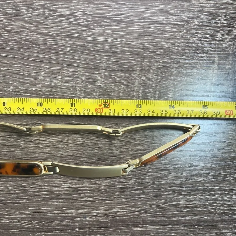 Womens Small Unbranded Vintage Gold Tone Metal Belt